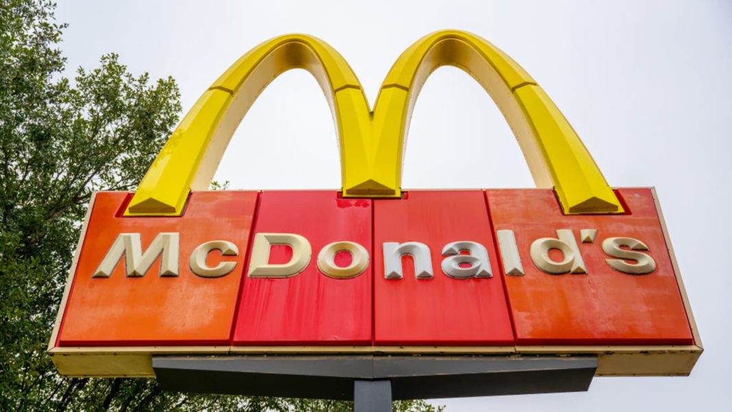 mcdonald’s-aims-to-open-nearly-9,000-restaurants,-add-100-million-loyalty-members-by-2027