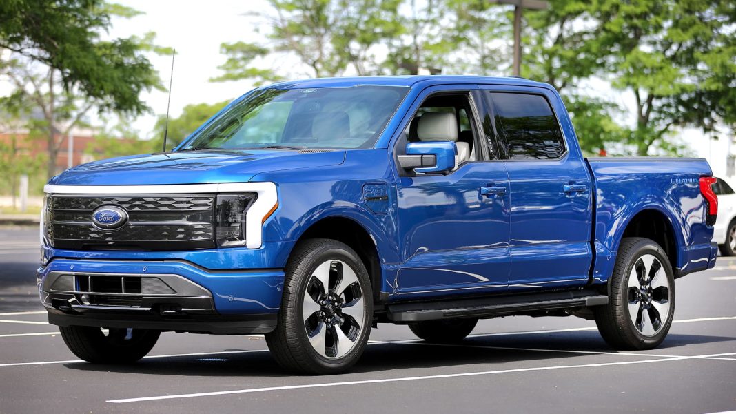 ford-adjusts-the-pricing-of-its-f-150-lightning-ev-by-as-much-as-$10,000