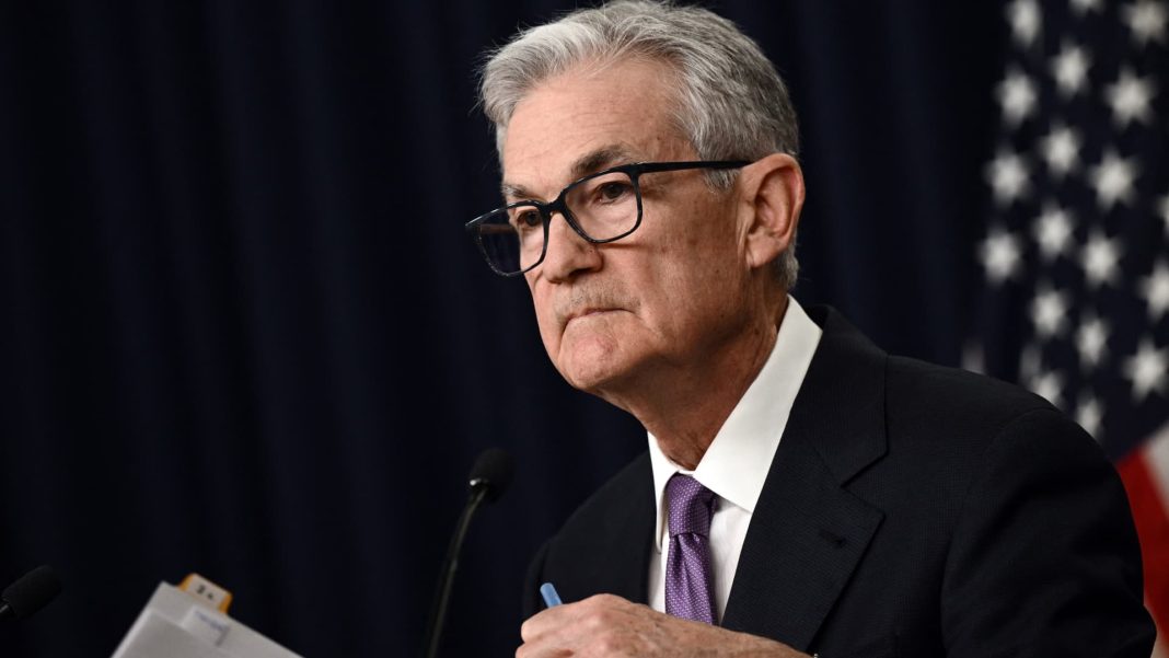 fed-officials-in-december-saw-rate-cuts-likely,-but-path-highly-uncertain,-minutes-show